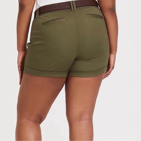 Torrid NWOT Size 26 Olive Green Shorts - Picture 2 of 7